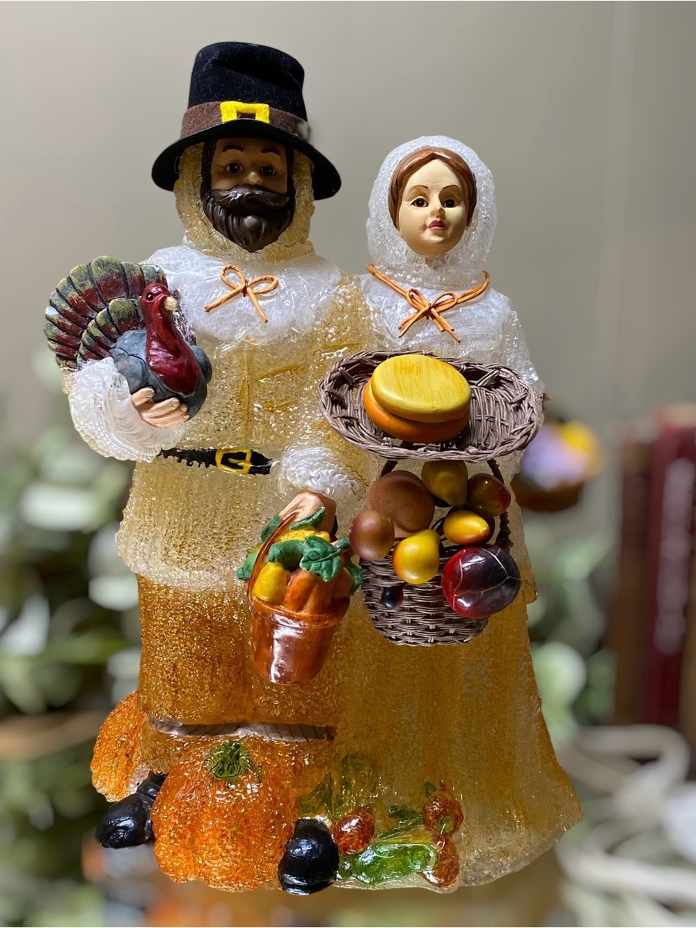 Vintage Pilgrims Blow-Mold Style Thanksgiving Lighted Cracker Barrel Couple